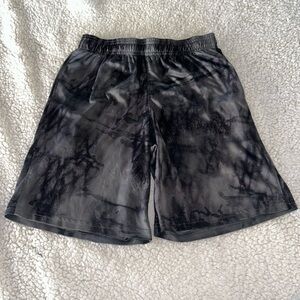 Under armour boys athletic shorts size youth large!